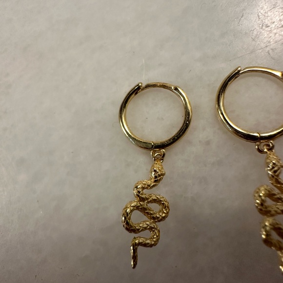 Gold Minimalist Hoop Earrings Modern Design - Picture 2 of 3